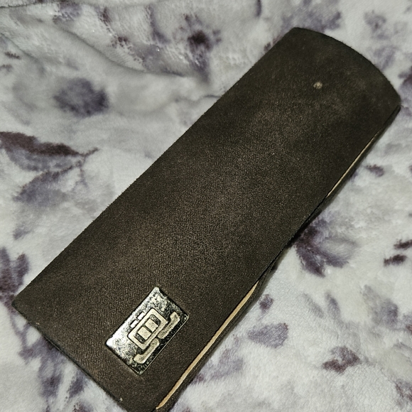 JLO hard case and bracelet - Picture 4 of 7